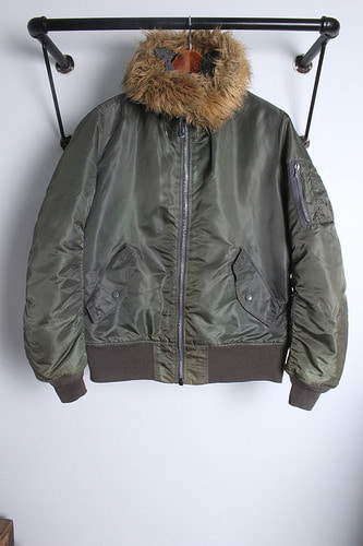 ALPHA INDUSTRIES INC.  (XL) &quot;made in USA&quot; ma-1