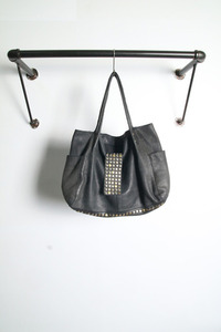 TRES by urban research ( 46 cm x 28 cm ) cow leather