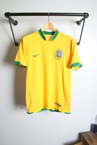 Nike (L) BRASIL 