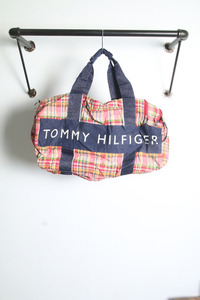 Tommy hilfiger ( 61 cm x 41 cm )