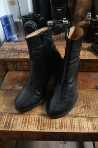 ANN DEMEULEMEESTER  (225~230) curved  heel ankle boots