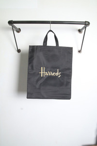 Harrods ( 38 cm x 45 cm )