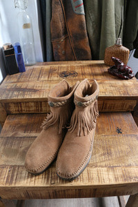 MINNETONKA x earth music &amp; ecology (235) &quot; leather &quot;