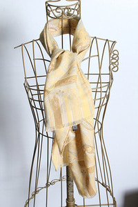 ETRO ( 31 cm x 114 cm ) made in ITALY &quot;silk &amp; Lambs wool&quot;