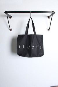 theory ( 40 cm x 31 cm )