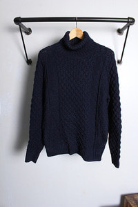 TOMORROWLAND tricot (M)